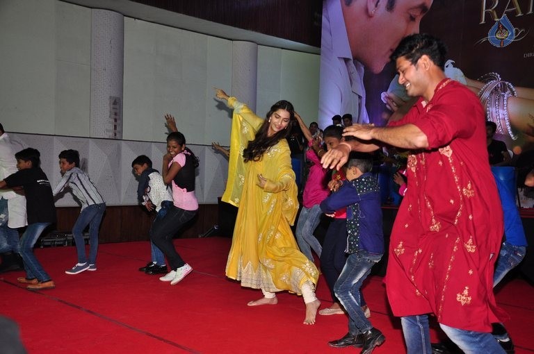 PRDP Cast Celebrates Diwali with Slum Kids - 10 / 19 photos