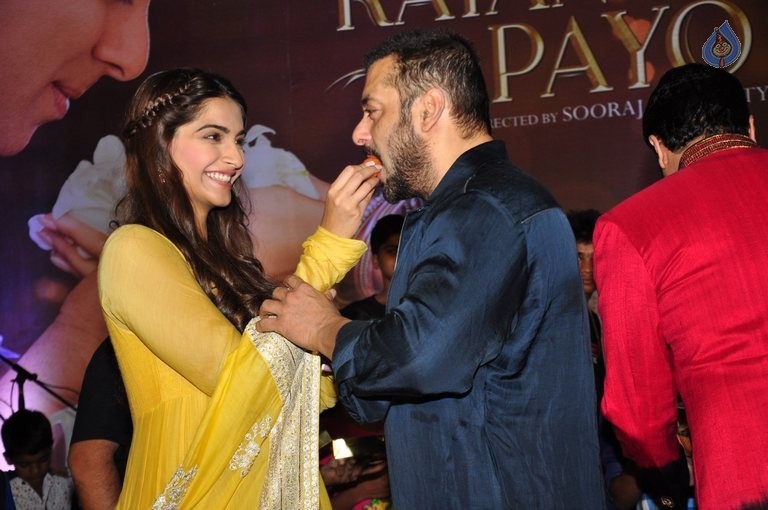 PRDP Cast Celebrates Diwali with Slum Kids - 19 / 19 photos