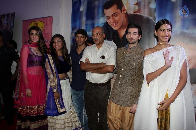 Prem Ratan Dhan Payo Team Get Together - 39 / 42 photos