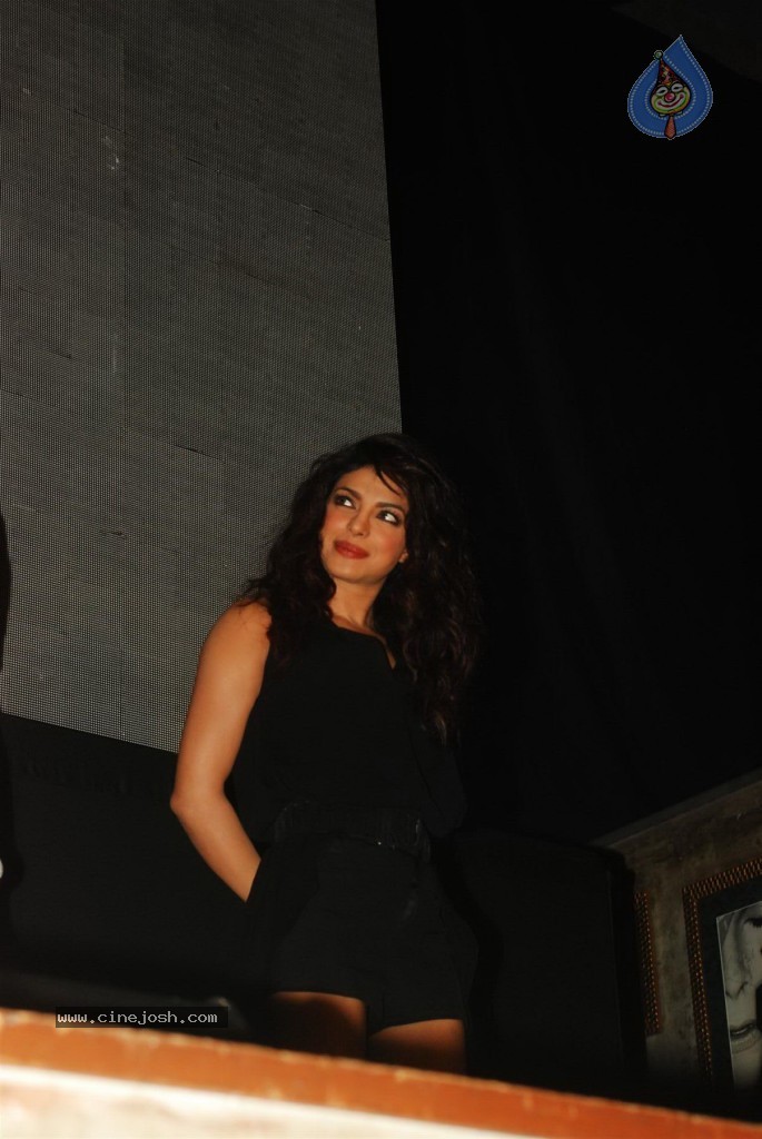 Priyanka Chopra at Exotic Song Launch - 28 / 43 photos