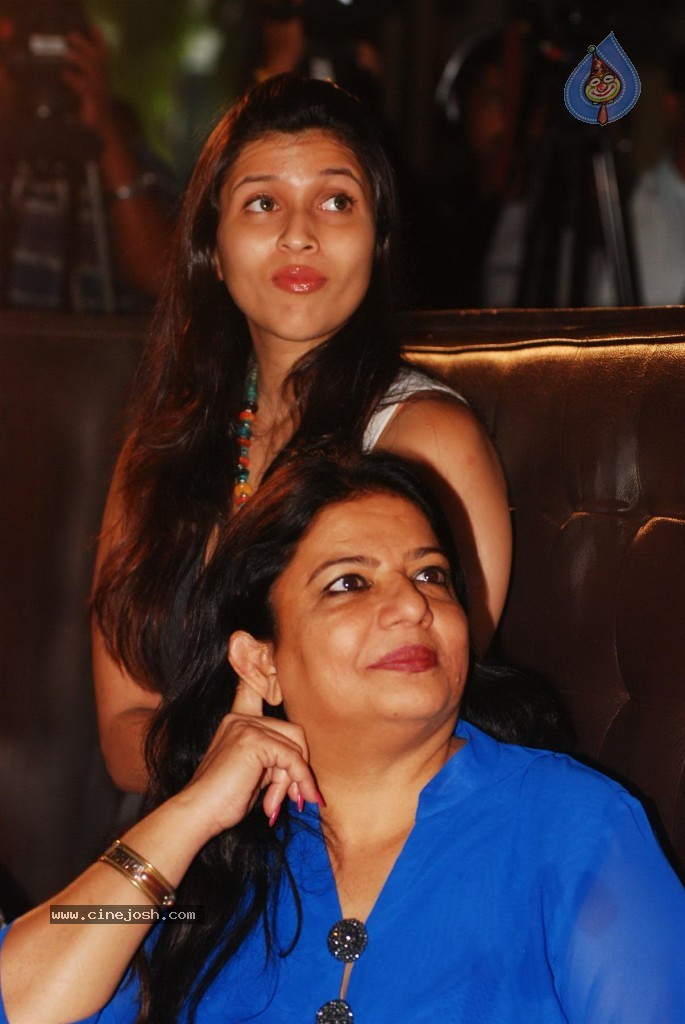 Priyanka Chopra at Exotic Song Launch - 36 / 43 photos