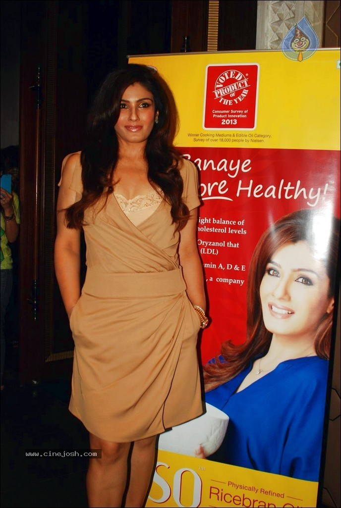 Raveena Tandon as Riso Ricebran Oil Ambassador - 32 / 47 photos