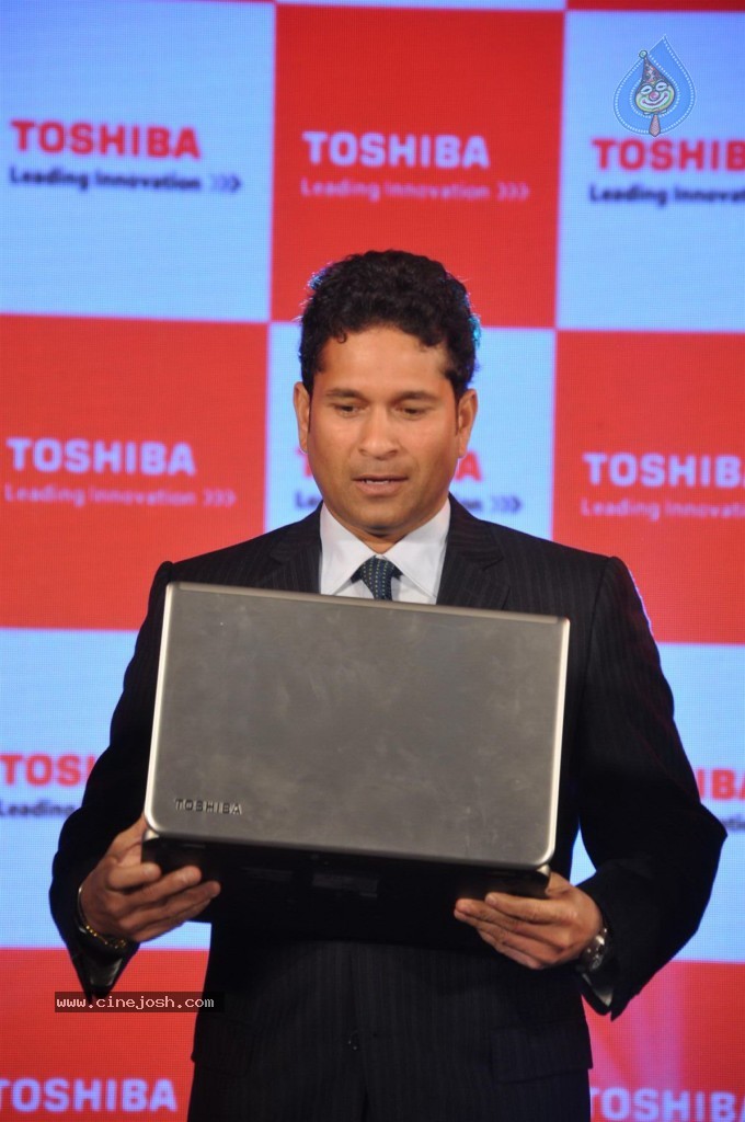 Sachin Launches Toshiba 2013 Range of Laptops - 22 / 38 photos