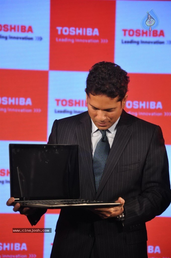 Sachin Launches Toshiba 2013 Range of Laptops - 28 / 38 photos