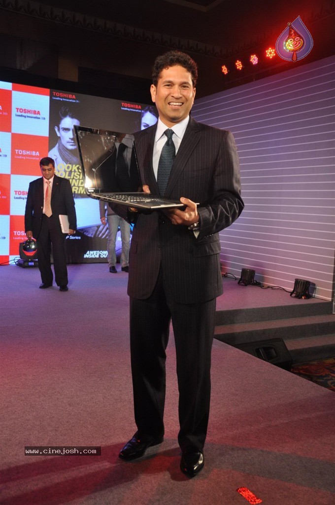 Sachin Launches Toshiba 2013 Range of Laptops - 34 / 38 photos