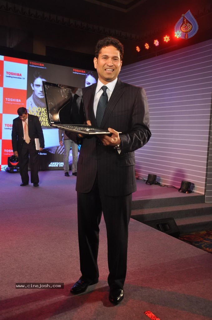 Sachin Launches Toshiba 2013 Range of Laptops - 36 / 38 photos