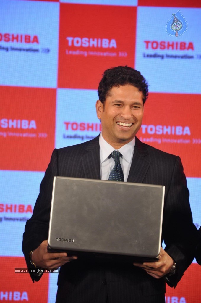 Sachin Launches Toshiba 2013 Range of Laptops - 37 / 38 photos