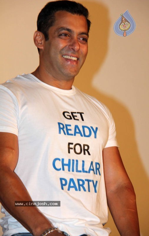 Bollywood: Salman Khan at Chillar Party Movie Press Meet - 4 / 30 photos