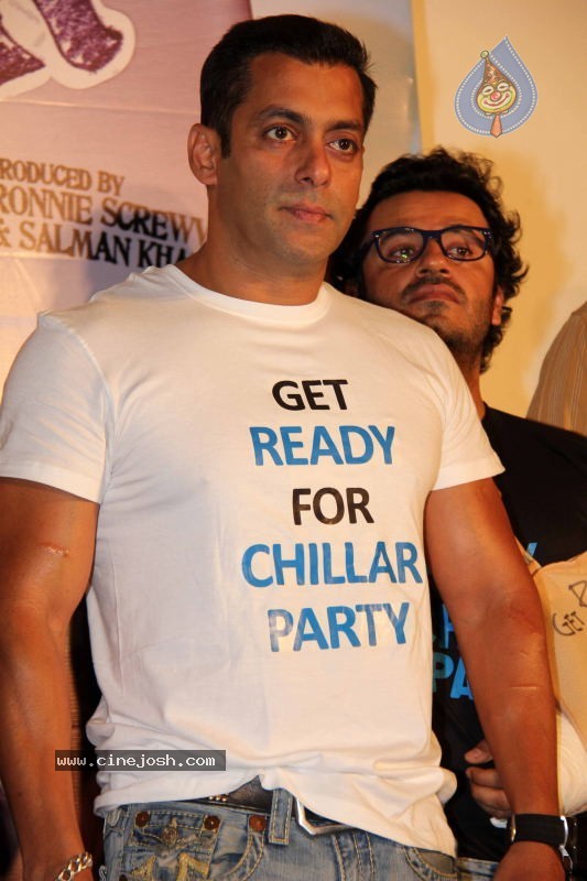 Bollywood: Salman Khan at Chillar Party Movie Press Meet - 14 / 30 photos