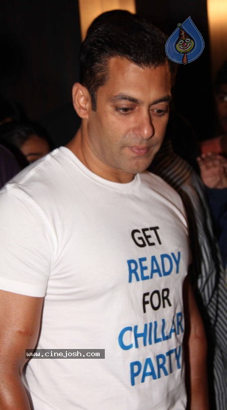 Bollywood: Salman Khan at Chillar Party Movie Press Meet - 18 / 30 photos