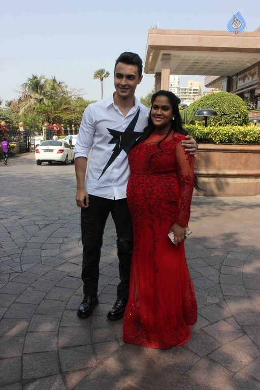 Salman Sister Arpita Khan's Baby Shower Ceremony - 2 / 55 photos