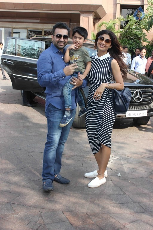 Salman Sister Arpita Khan's Baby Shower Ceremony - 3 / 55 photos