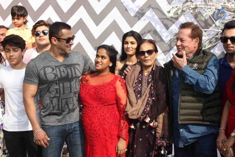 Salman Sister Arpita Khan's Baby Shower Ceremony - 5 / 55 photos