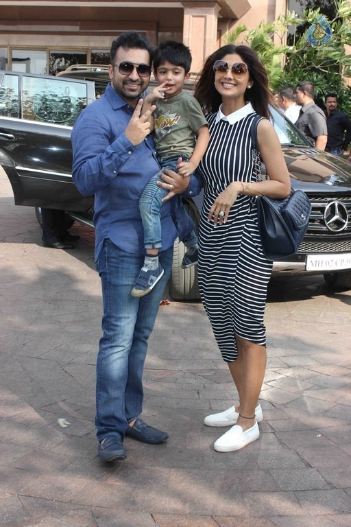 Salman Sister Arpita Khan's Baby Shower Ceremony - 9 / 55 photos