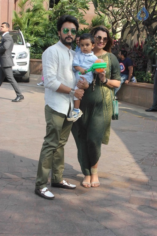 Salman Sister Arpita Khan's Baby Shower Ceremony - 17 / 55 photos