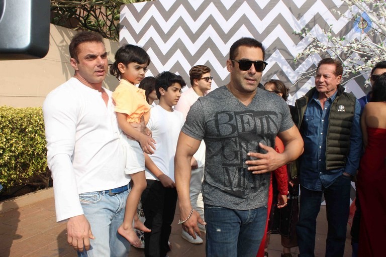 Salman Sister Arpita Khan's Baby Shower Ceremony - 28 / 55 photos