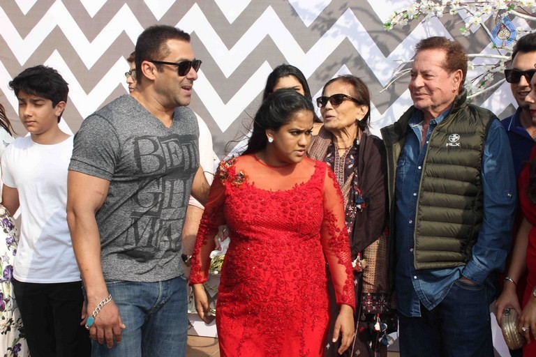 Salman Sister Arpita Khan's Baby Shower Ceremony - 31 / 55 photos