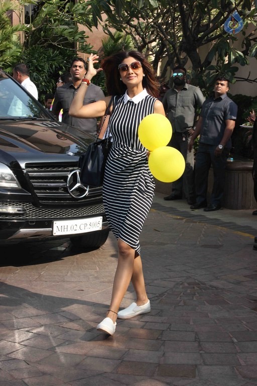 Salman Sister Arpita Khan's Baby Shower Ceremony - 32 / 55 photos