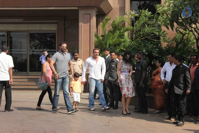 Salman Sister Arpita Khan's Baby Shower Ceremony - 35 / 55 photos