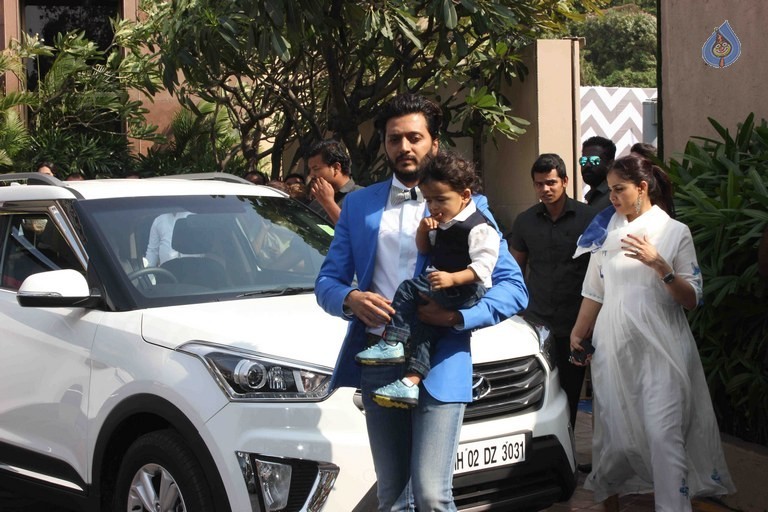 Salman Sister Arpita Khan's Baby Shower Ceremony - 40 / 55 photos