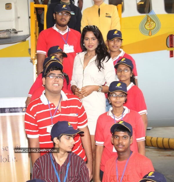 Sameera Reddy at Jet Airways Educational Trip Event - 20 / 22 photos