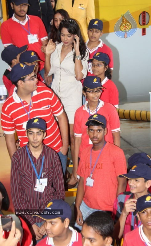 Sameera Reddy at Jet Airways Educational Trip Event - 22 / 22 photos