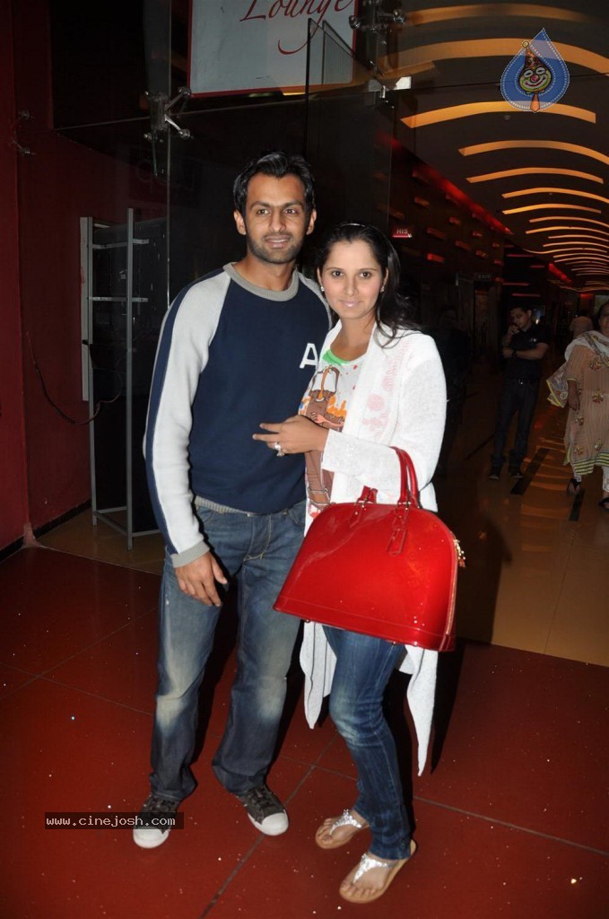 Sania with Shoaib at Cinemax - 9 / 13 photos