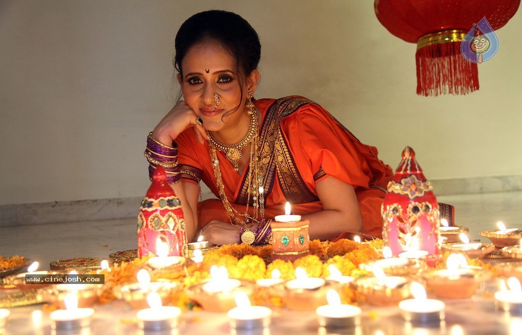 Shweta Khanduri Diwali Special Photo Shoot - Photo 13 of 37