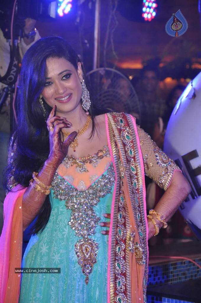 Shweta Tiwari Sangeet Ceremony - 14 / 62 photos