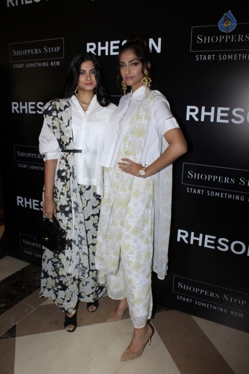 Sonam Kapoor and Rhea Kapoor at Rheson Event - 9 / 28 photos