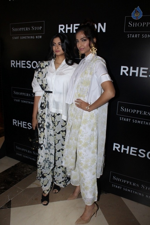 Sonam Kapoor and Rhea Kapoor at Rheson Event - 11 / 28 photos