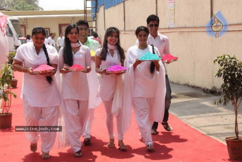 Sony TV Holi Celebrations - 13 / 54 photos