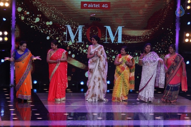 Sridevi Promotes Mom at Sa Re Ga Ma Pa Sets - 3 / 21 photos