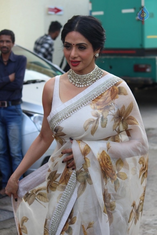 Sridevi Promotes Mom at Sa Re Ga Ma Pa Sets - 14 / 21 photos