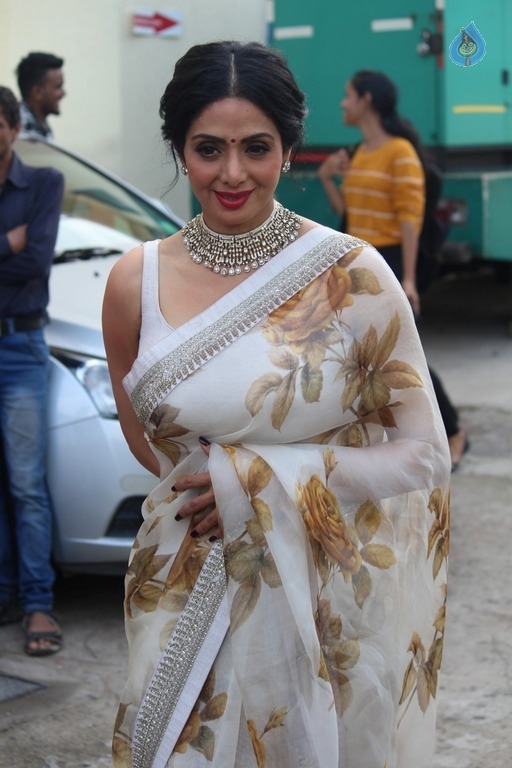 Sridevi Promotes Mom at Sa Re Ga Ma Pa Sets - 19 / 21 photos