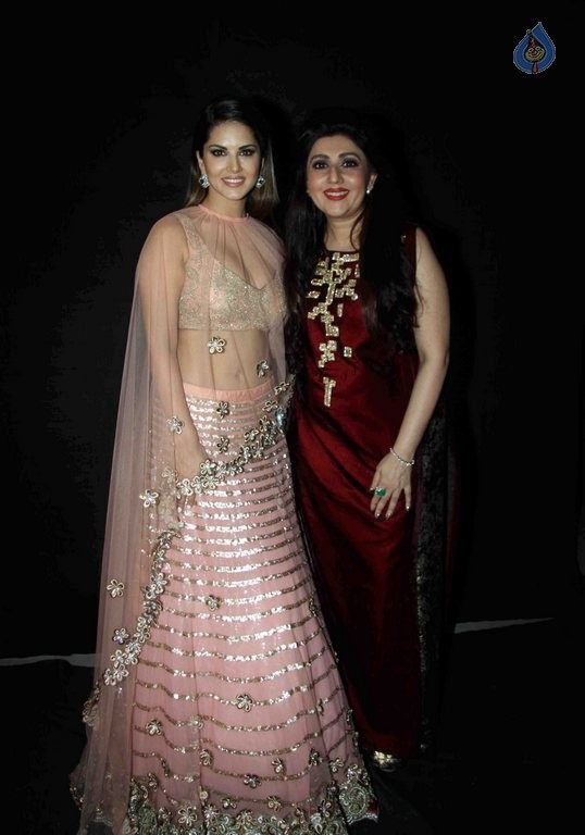 Sunny Leone Launches Bridal and Festive Collection Preview - 8 / 13 photos