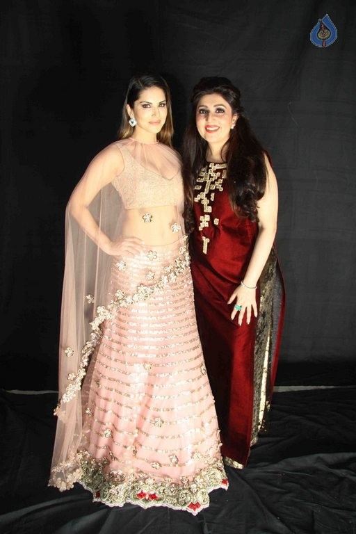 Sunny Leone Launches Bridal and Festive Collection Preview - 12 / 13 photos