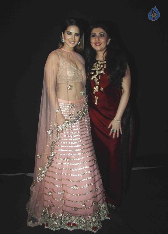 Sunny Leone Launches Bridal and Festive Collection Preview - 13 / 13 photos