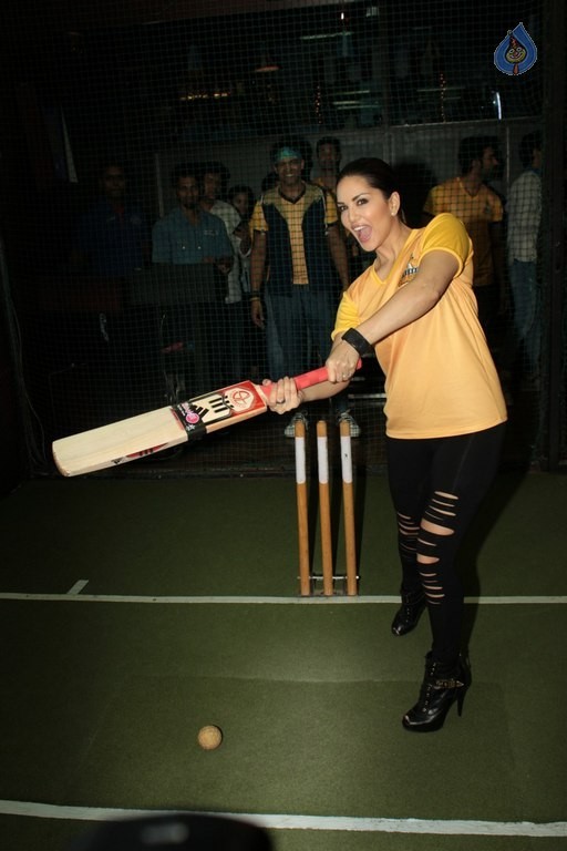 Sunny Leone Unveils BCL Team Chennai Swagger - 2 / 50 photos