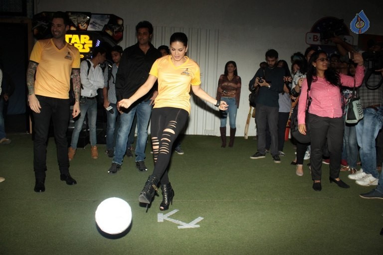 Sunny Leone Unveils BCL Team Chennai Swagger - 4 / 50 photos