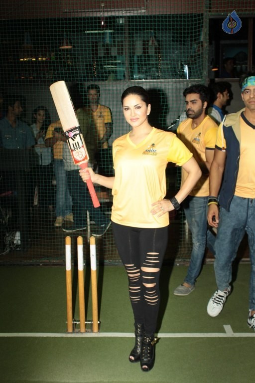 Sunny Leone Unveils BCL Team Chennai Swagger - 5 / 50 photos