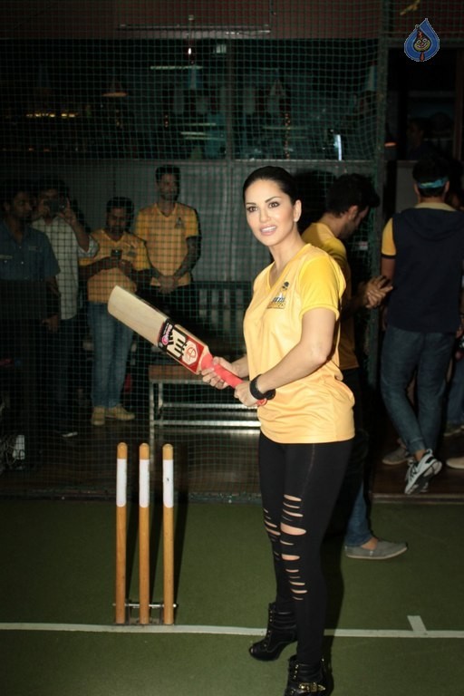 Sunny Leone Unveils BCL Team Chennai Swagger - 10 / 50 photos