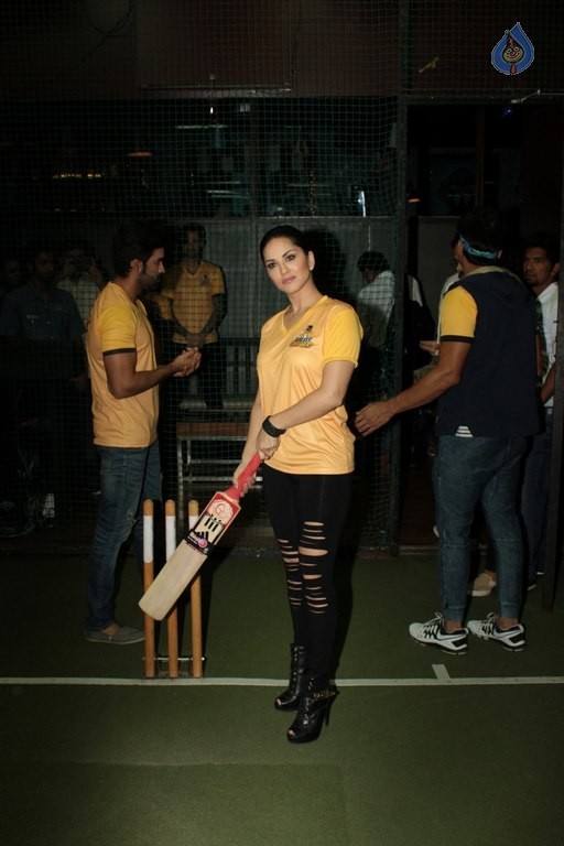 Sunny Leone Unveils BCL Team Chennai Swagger - 16 / 50 photos