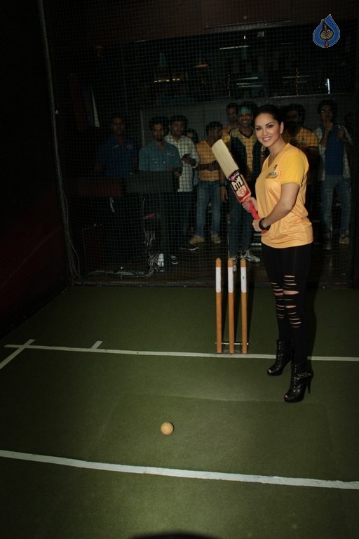 Sunny Leone Unveils BCL Team Chennai Swagger - 25 / 50 photos