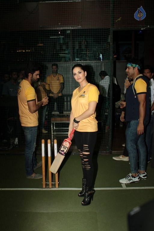 Sunny Leone Unveils BCL Team Chennai Swagger - 37 / 50 photos