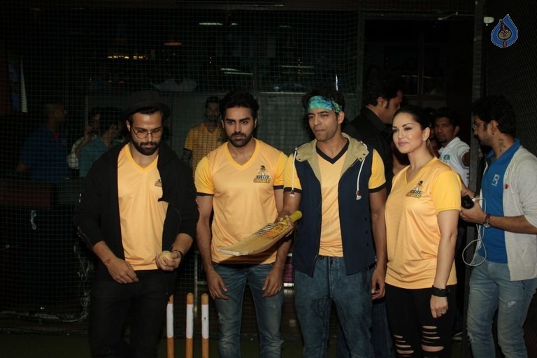 Sunny Leone Unveils BCL Team Chennai Swagger - 40 / 50 photos