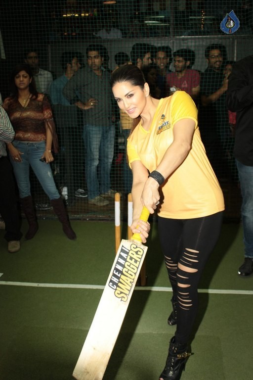 Sunny Leone Unveils BCL Team Chennai Swagger - 44 / 50 photos