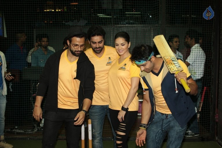 Sunny Leone Unveils BCL Team Chennai Swagger - 49 / 50 photos