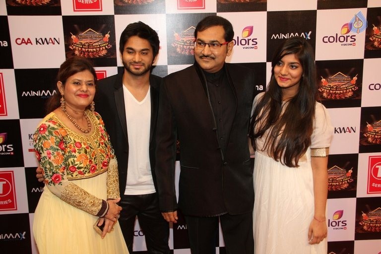 Suron Ke Sang Salaam Shri Gulshan Kumar Red Carpet - 30 / 82 photos