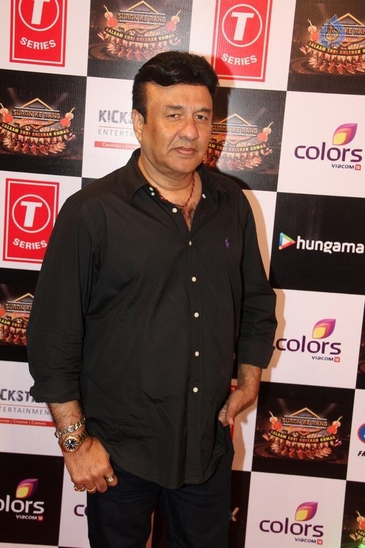 Suron Ke Sang Salaam Shri Gulshan Kumar Red Carpet - 32 / 82 photos